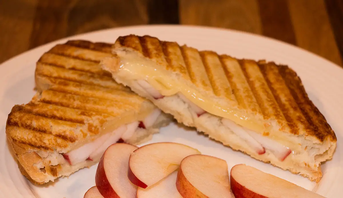 Apple & Fontina Grilled Cheese-How to Make a Grilled Cheese Sandwich
